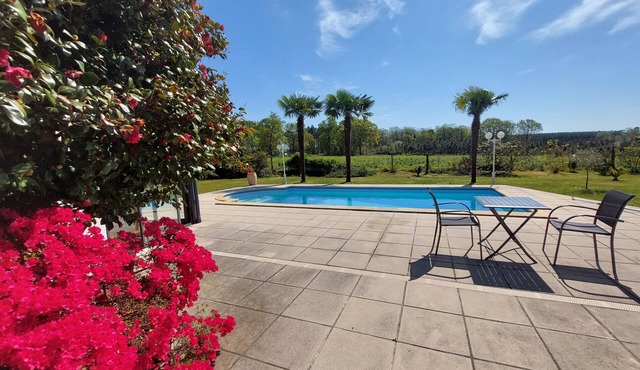 House with private pool for family vacations near golf courses and lakes