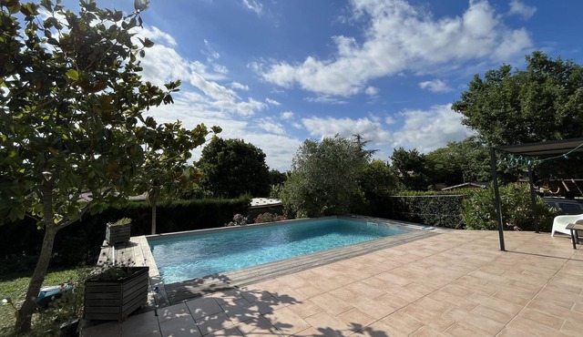 House with private pool