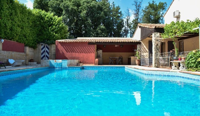 House with private pool and garden, near Pont-du-Gard