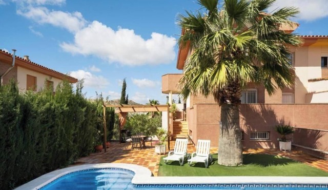 House with private saltwater pool