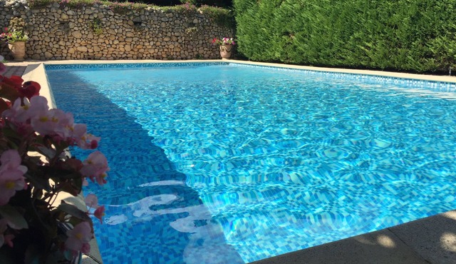 House with private swimming pool, all comforts, not overlooked