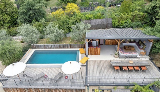 House with rooftop terrace and pool in Lourmarin