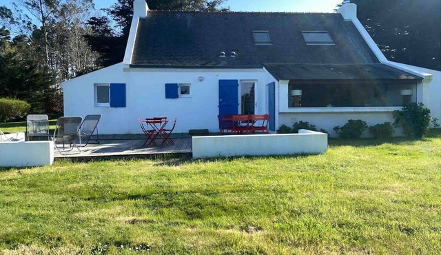 House with sea view 200m from beach, with terrace