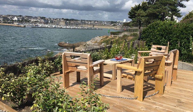 HOUSE WITH SEA VIEW AND HARBOR: COMFORT AND PRIVILEGED LOCATION