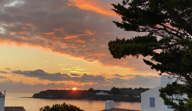 House with sea view - Plage Vieilles - 4 bedrooms - sleeps 8