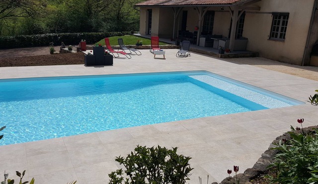 house with simpat pool for rent