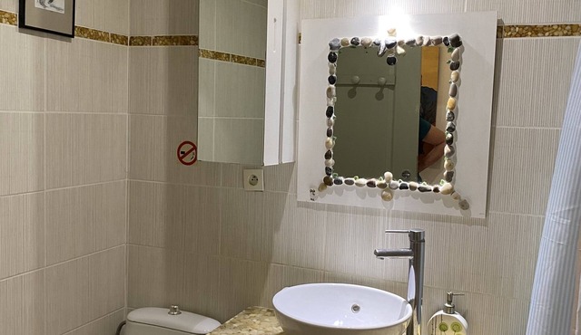 House with small garden in a quiet area 3 minutes from the town center