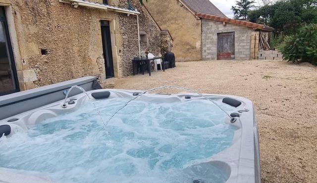 House with spa in the heart of the countryside