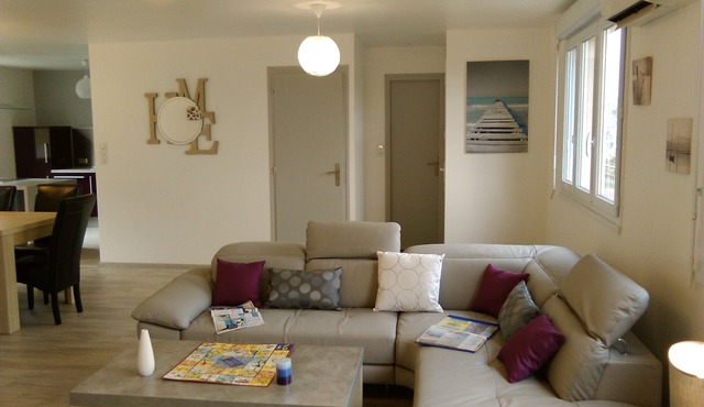 House with spa jacuzzi and sauna, independent quiet in the countryside 10 Kms sea