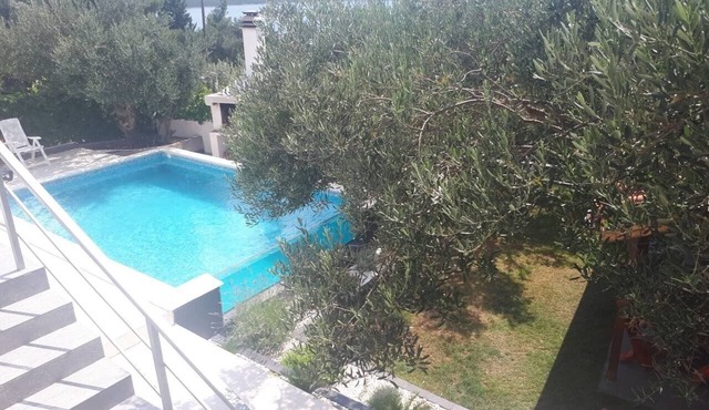House with swimingpool