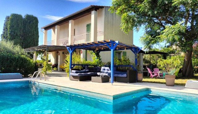 House with swimming pool near Sommières