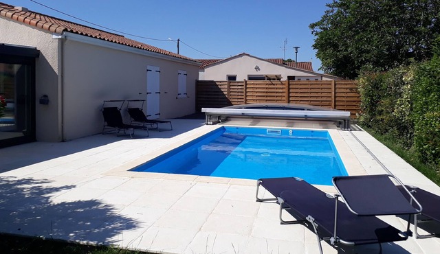 House with swimming pool - Marais poitevin - near seaside
