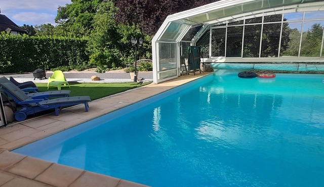 House with swimming pool next to the 24h race circuit and the European Horse Pole