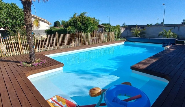 House with swimming pool between Bordeaux and Lacanau