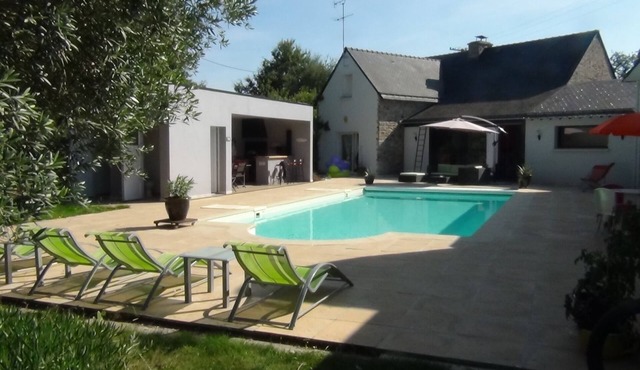 House with swimming pool