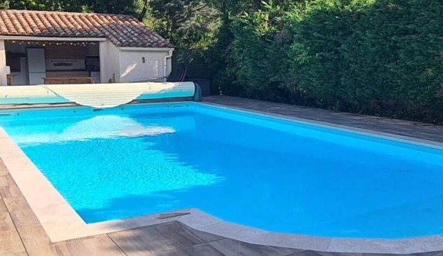 House with swimming pool between garrigue and Cévennes