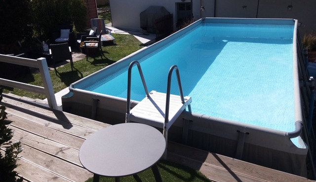 House with swimming pool and pétanque court