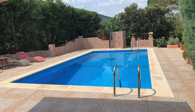 HOUSE WITH SWIMMING POOL IN CATALONIA