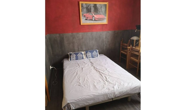 House with swimming pool 5 people