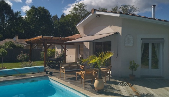 House with swimming pool, 4 people, 2 bedrooms between Bordeaux and Arcachon