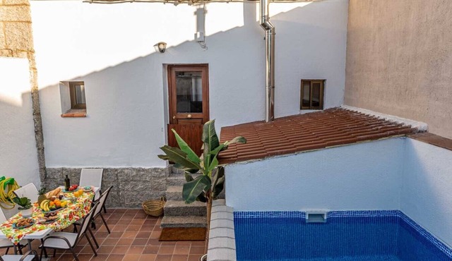 HOUSE WITH SWIMMING POOL AND PRIVATE PATIO IN VALSAIN