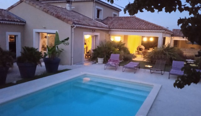 House with swimming pool, at the foot of the CORNAS Ardèche vineyard