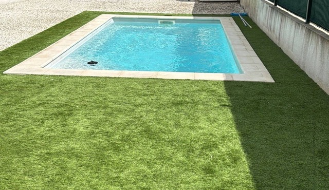 House with swimming pool in Provence near la sainte victoire