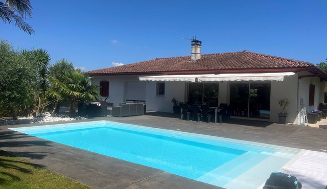 House with swimming pool, near Biarritz, Anglet, Cambo, Espelette, Bayonne