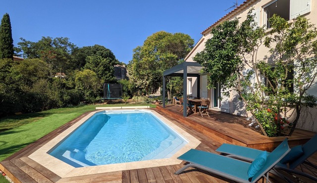 House with swimming pool in Cap Brun, very close to the beaches