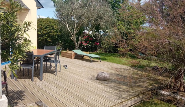 House with terrace and garden