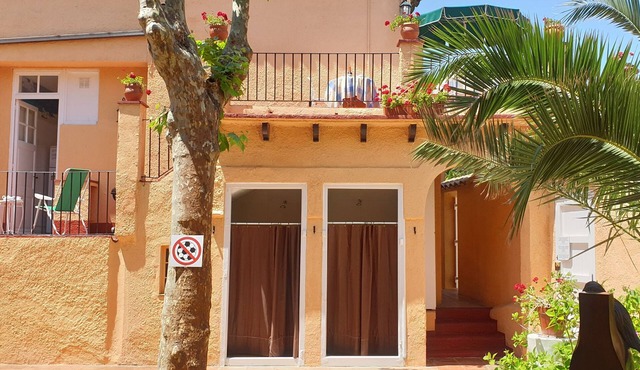 House with terrace and garden at 30 meters from the sand beach of la Fosca.