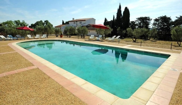 House with terrace and pool in Béziers, countryside, near Canal du Midi