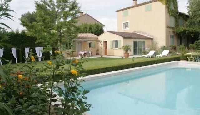 House with terrace garden of 1000m2 - Swimming pool - Downtown Orange - 2 people