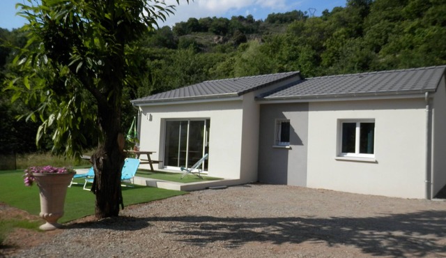 HOUSE WITH VIEW - ADJOINING LAND, TERRACE, AIR CONDITIONING - QUIET & NATURE