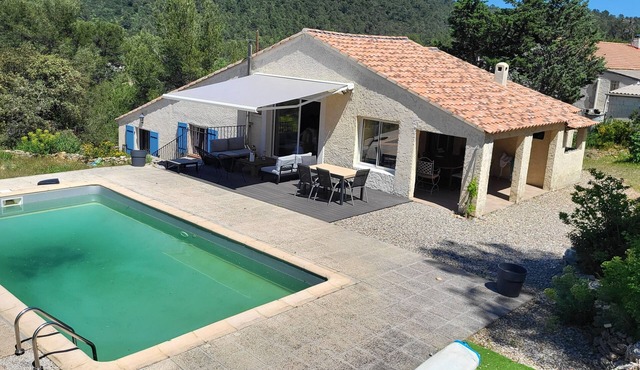 House with view for 8 people in Provence 30mm from the sea