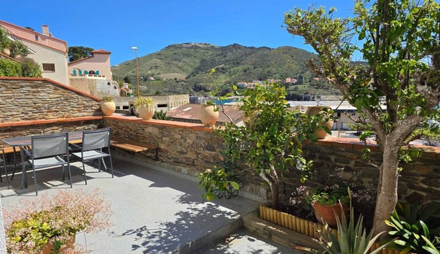 House with view of the sea and vineyards; Near coastal path and town center