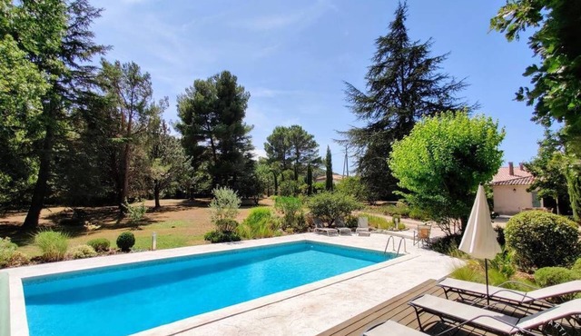 House with view of Sainte-Victoire, swimming pool, just outside Aix-en-Provence
