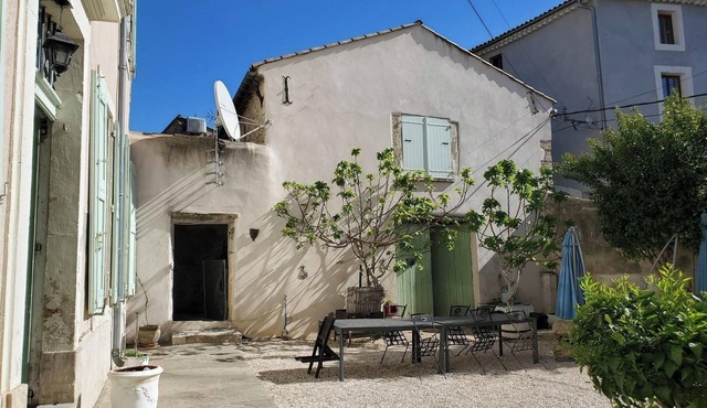House with wheelchair access in centre of Capestang town (on the Canal du Midi)