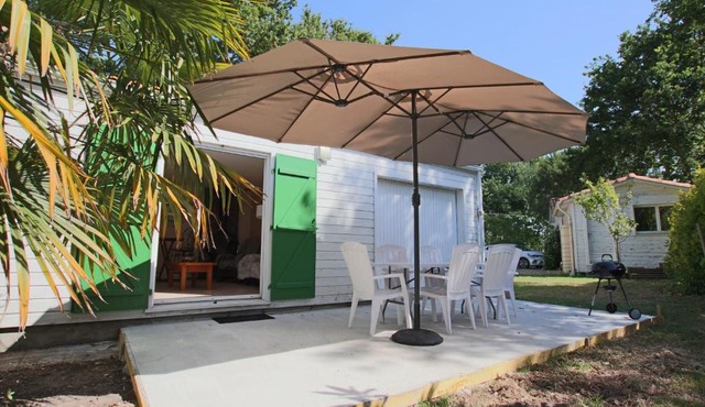 House with wooded garden near Royan