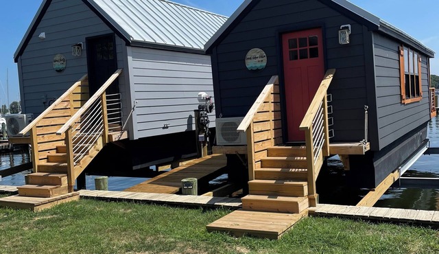 Houseboat on Solomons Island