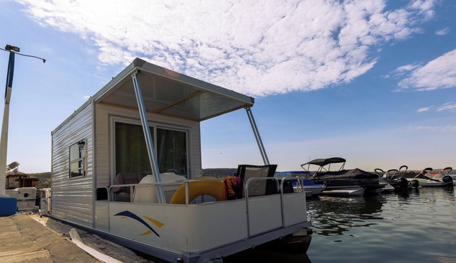 Houseboat Paradise Vacation