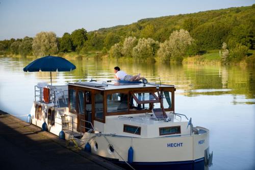 Houseboats at Niderviller Marina by Kuhnle-Tours