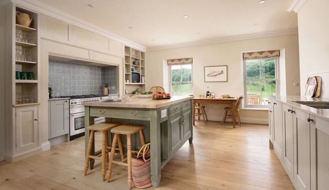 HOUSEDON HAUGH - a rural home in Northumberland, sleeping 9+2