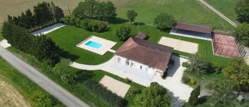 Housepark Seailles House 45 Guests Padel 2 Pools in&out Pyrenees Views