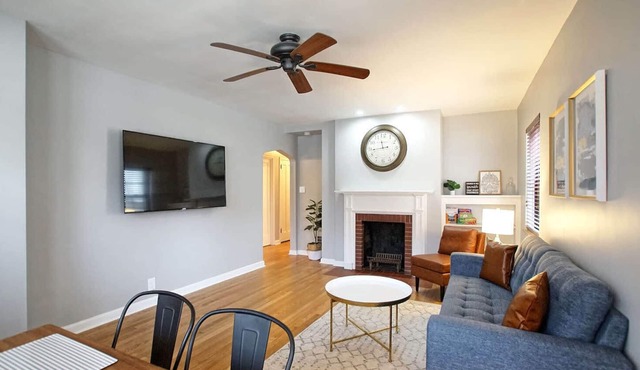 Housepitality - The Ballard - Oakley 3 Bedroom