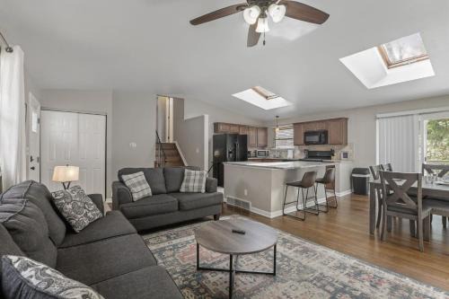 Housepitality - The Woodward Park Charmer - 4BR