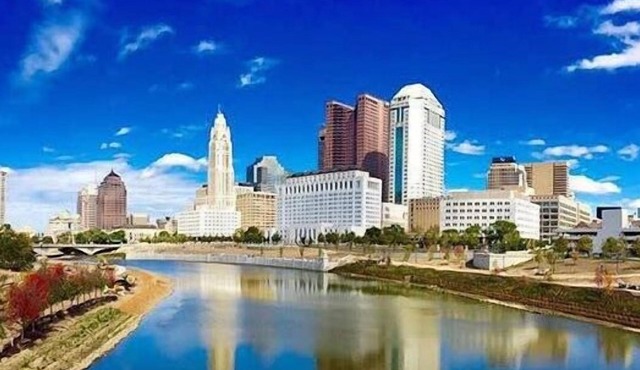 Housepitality - West Side Lodge - 6 BR 2 BA MA