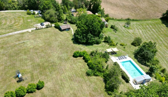 Houses for 16 people with swimming pool