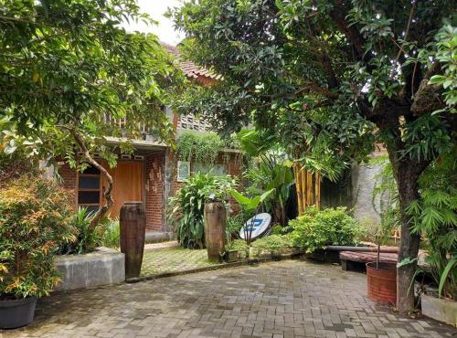 Housetostay Condrowangsan