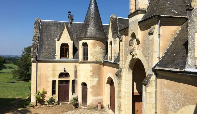 Housing manager in the park of a castle
